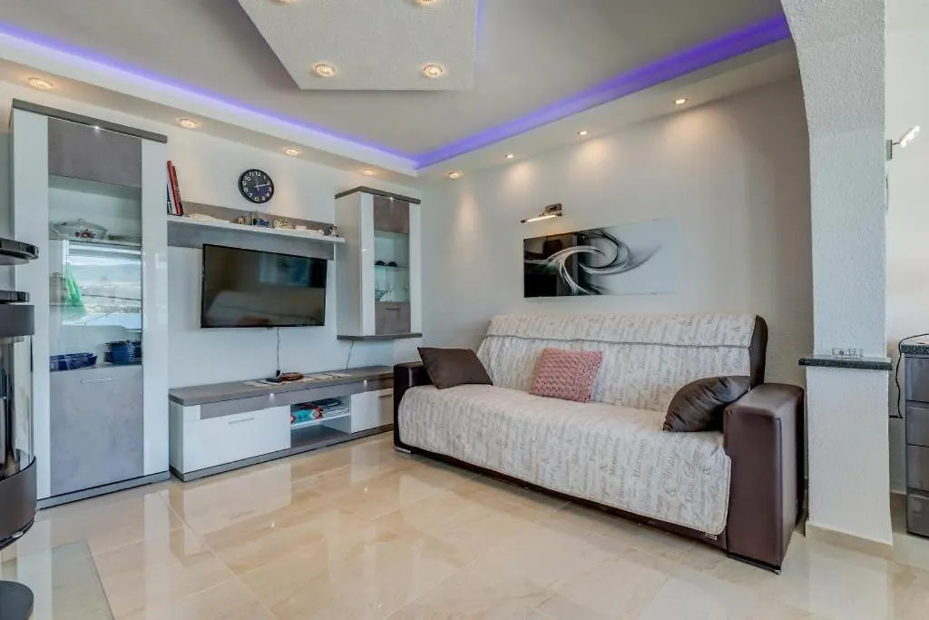 Apartment In Arbanija With Sea View, Balcony, Air Conditioning, Wifi 5138-1 Trogir