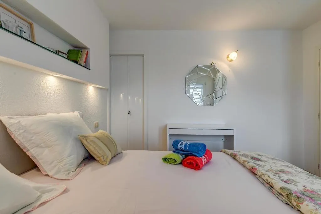 Apartment In Arbanija With Sea View, Balcony, Air Conditioning, Wifi 5138-1 Trogir