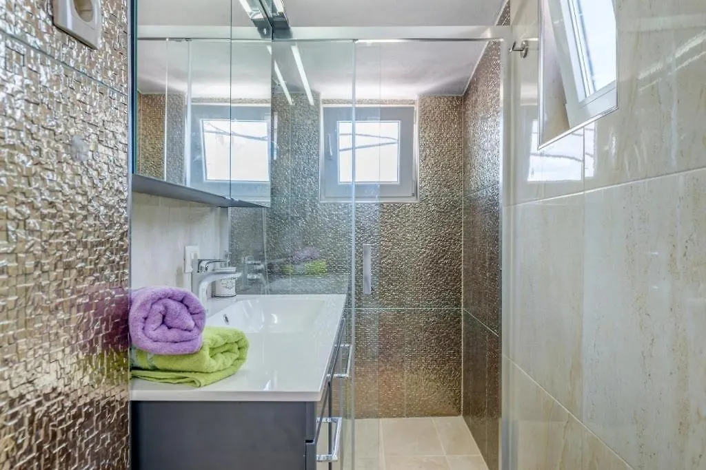 Apartment In Arbanija With Sea View, Balcony, Air Conditioning, Wifi 5138-1 Trogir